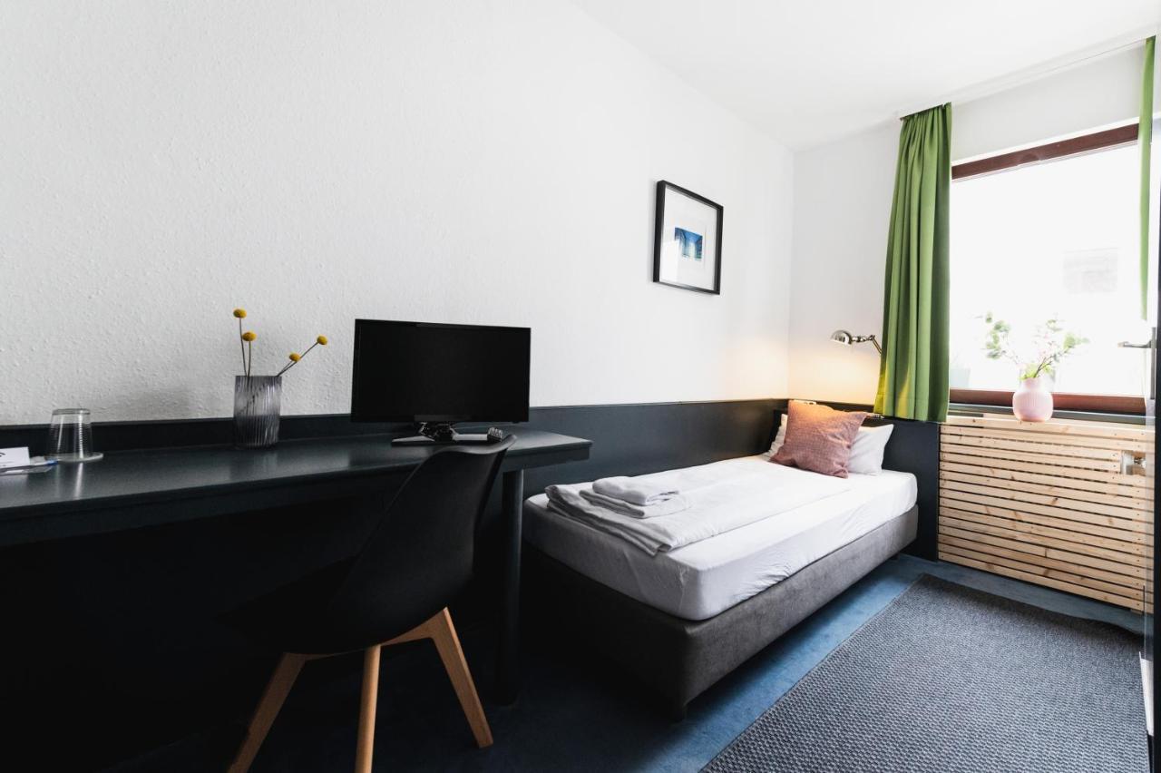 City Hotel Fellbach 24H Check-In Bagian luar foto
