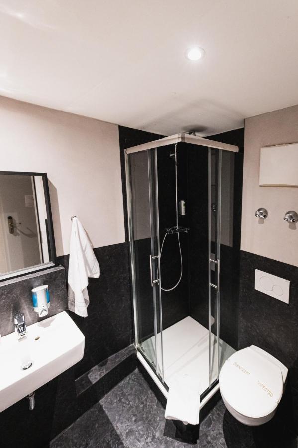 City Hotel Fellbach 24H Check-In Bagian luar foto