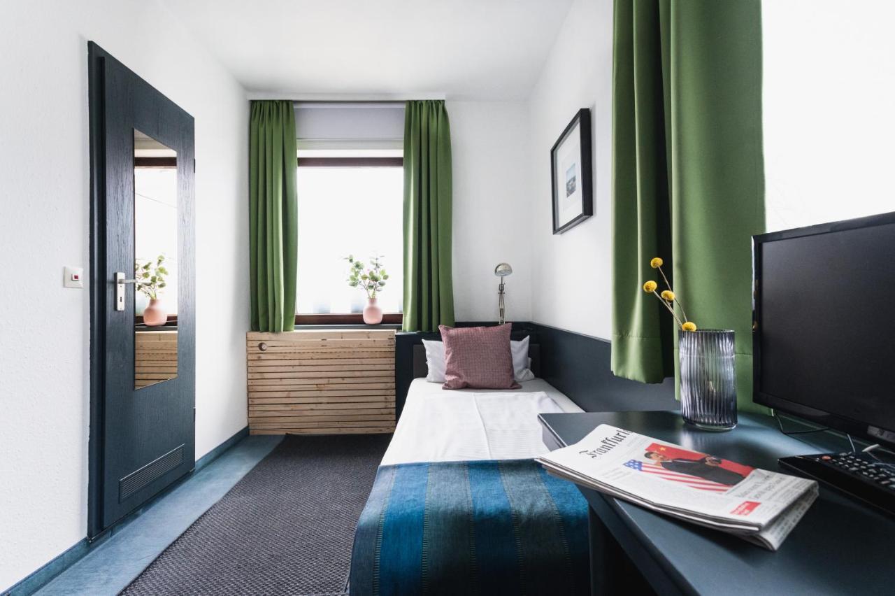 City Hotel Fellbach 24H Check-In Bagian luar foto