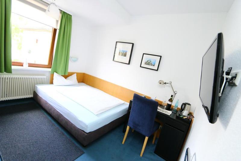 City Hotel Fellbach 24H Check-In Bagian luar foto