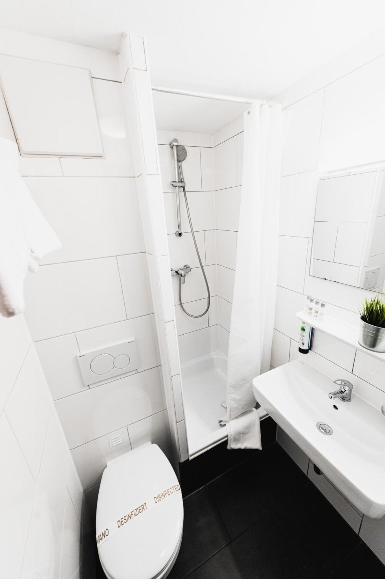 City Hotel Fellbach 24H Check-In Bagian luar foto