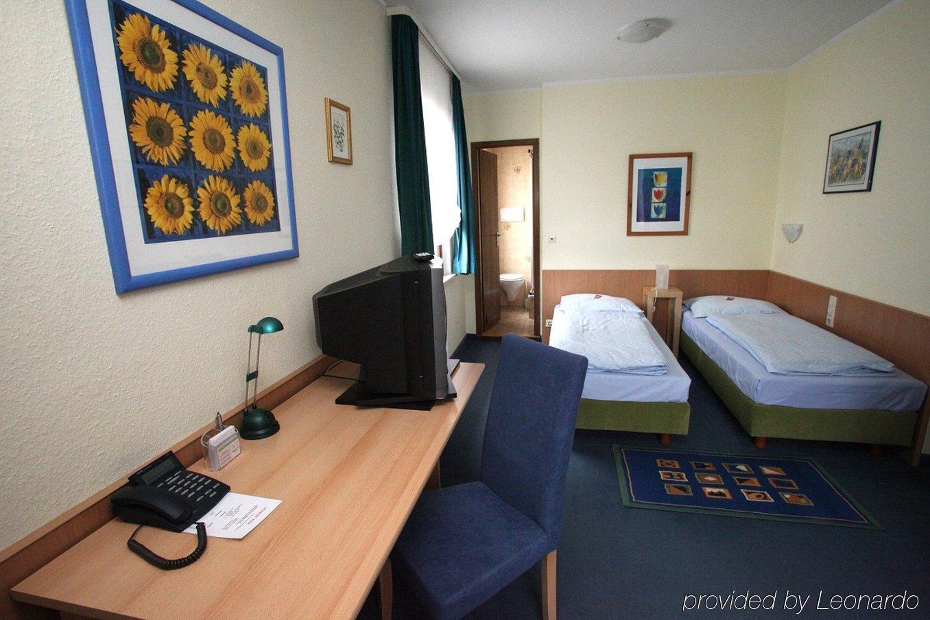 City Hotel Fellbach 24H Check-In Bagian luar foto