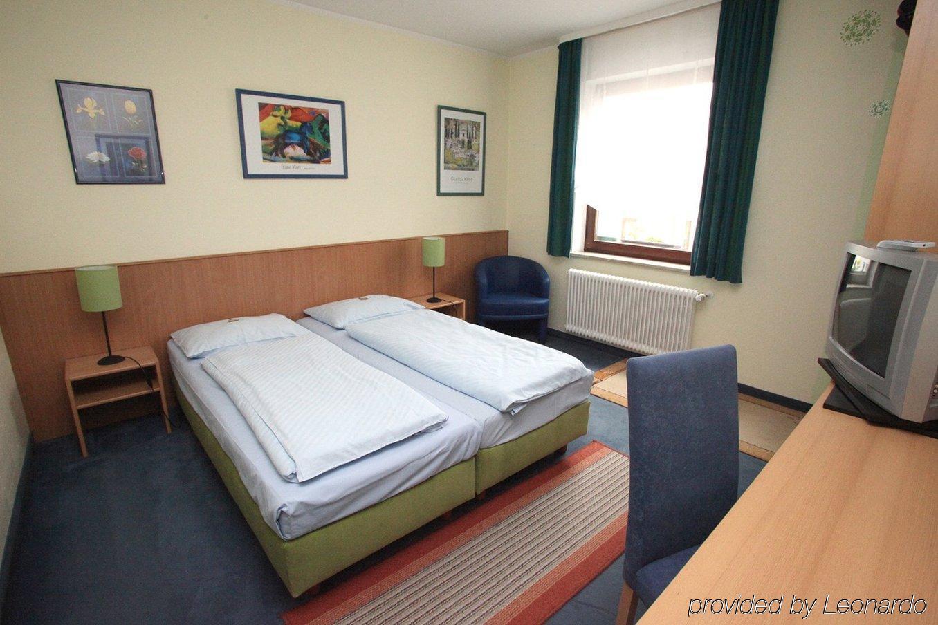 City Hotel Fellbach 24H Check-In Bagian luar foto
